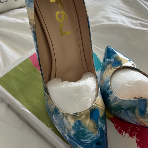 BNWT in box, blue and gold heels! - Picture 2 of 5